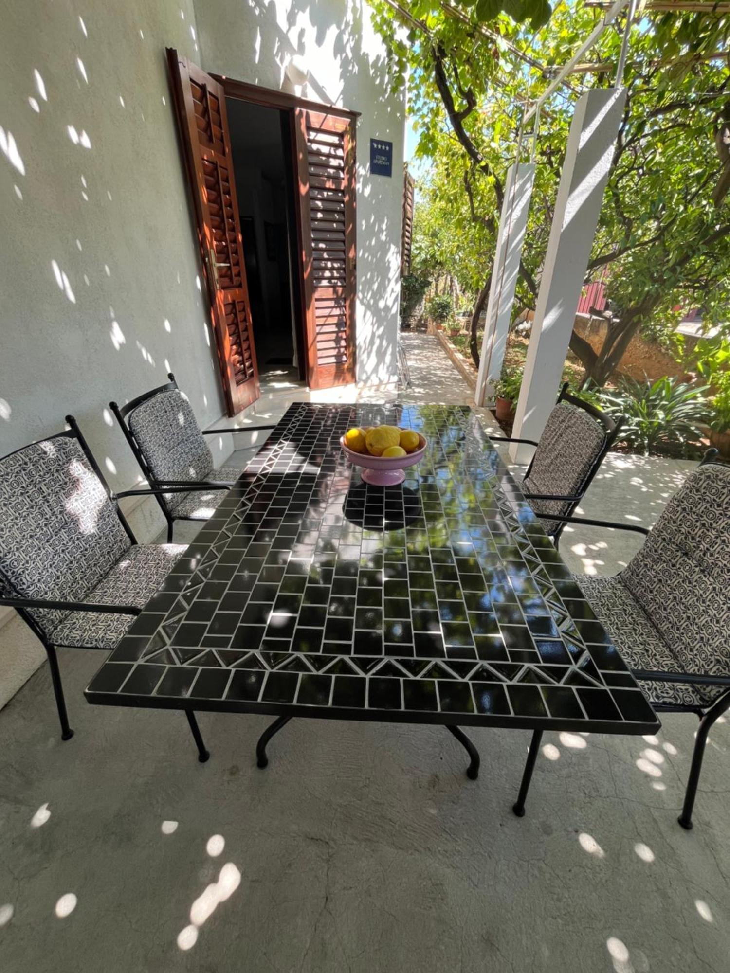 Apartman Mladenka Supetar Extérieur photo