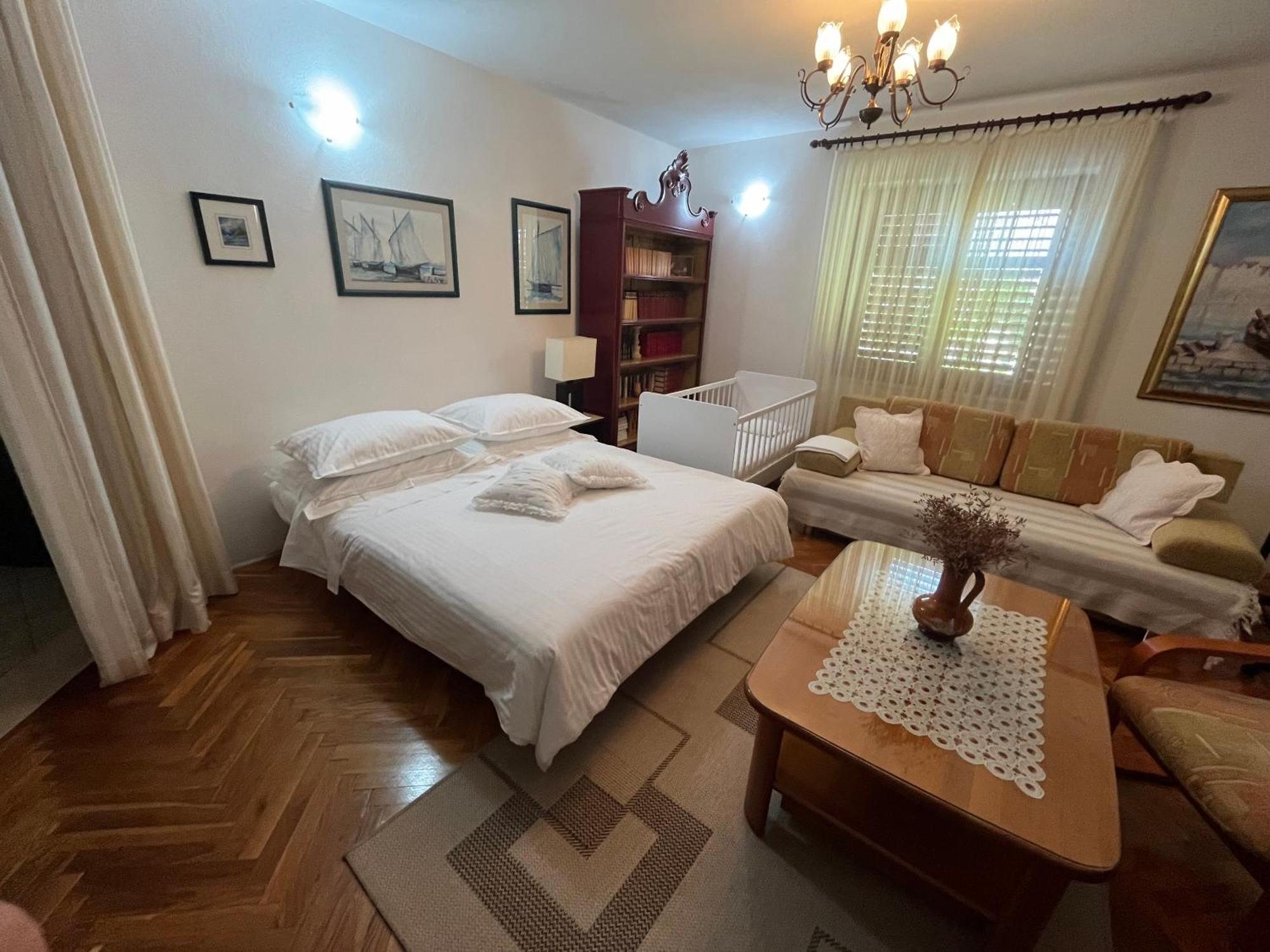 Apartman Mladenka Supetar Extérieur photo