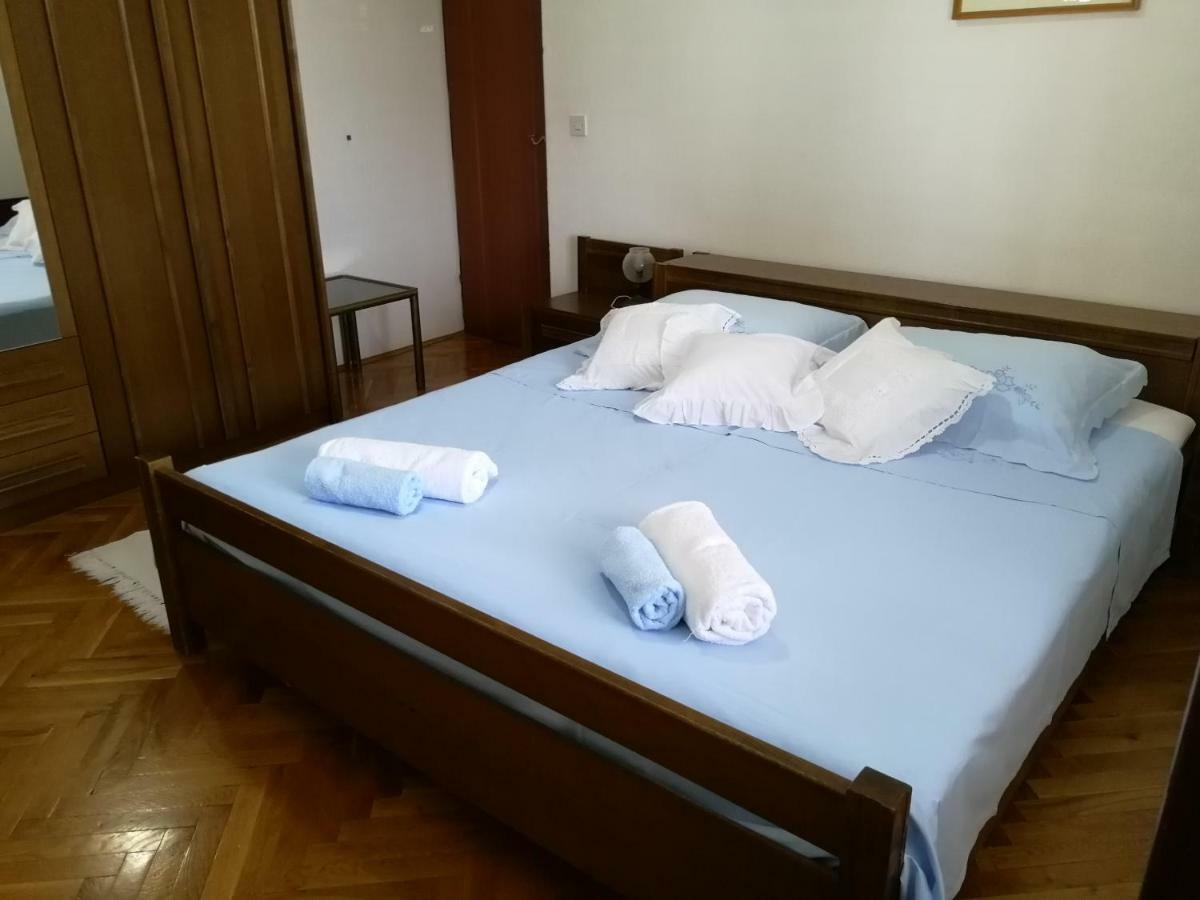 Apartman Mladenka Supetar Extérieur photo
