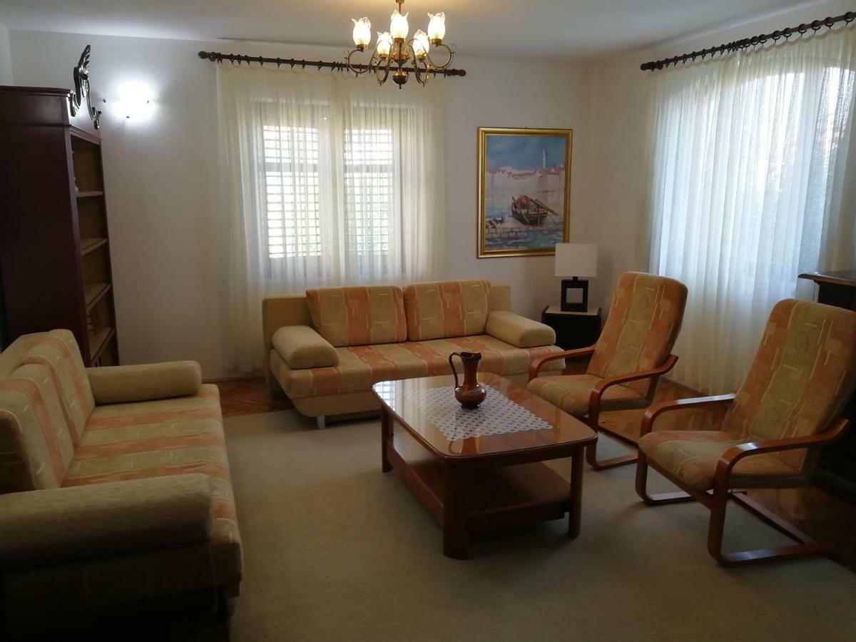 Apartman Mladenka Supetar Extérieur photo