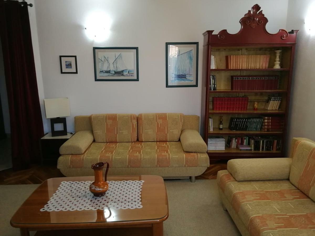Apartman Mladenka Supetar Extérieur photo