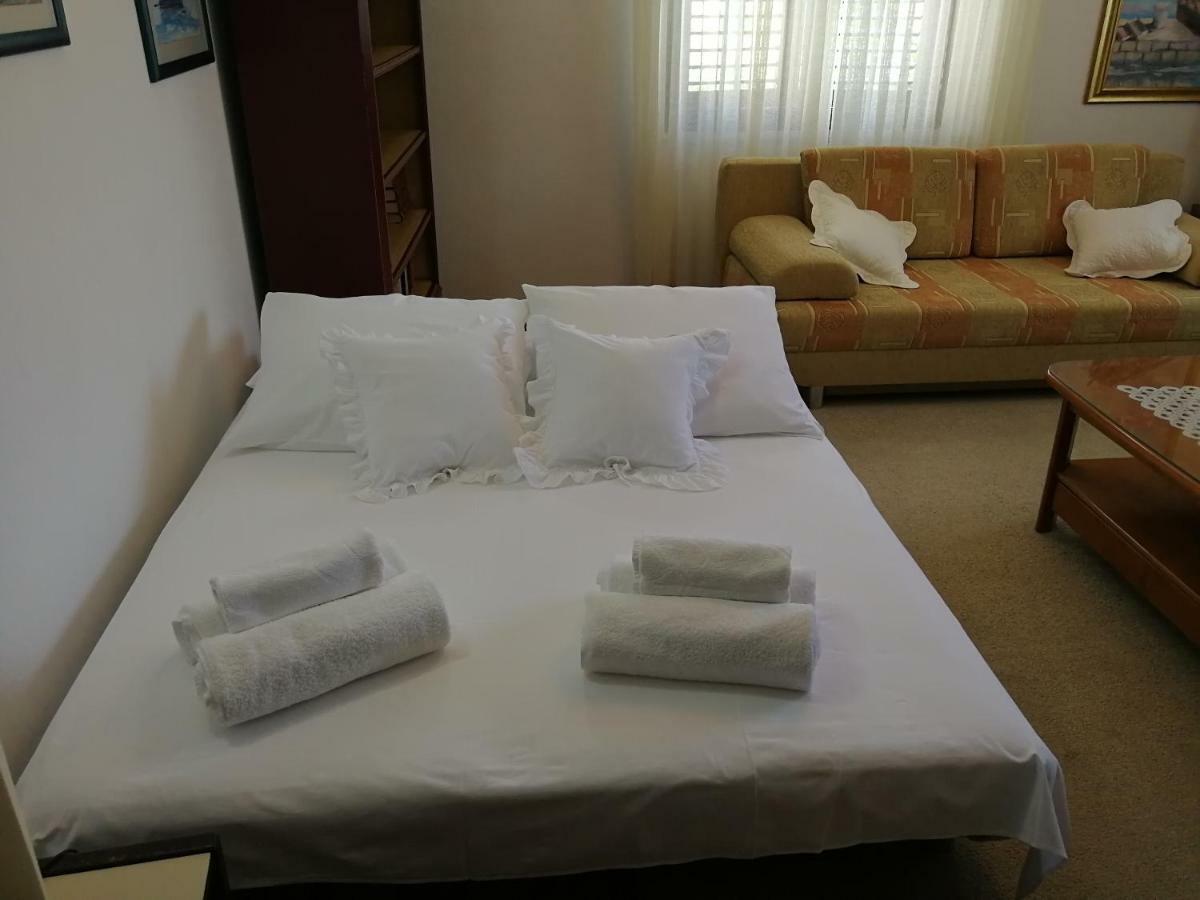 Apartman Mladenka Supetar Extérieur photo