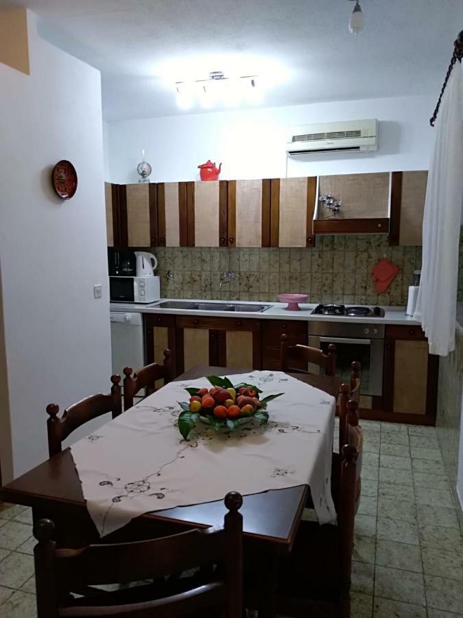 Apartman Mladenka Supetar Extérieur photo